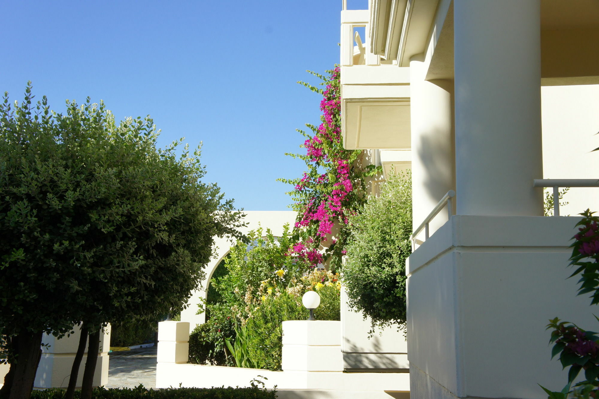 Kedrissos Apartahotel 3*